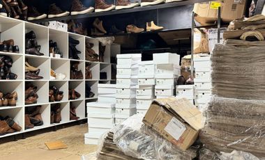 DE OPORTUNIDAD SE VENDE DERECHO DE LLAVES – CON UN LOCAL COMERCIAL EN MALL DEL RÍO, CUENCA