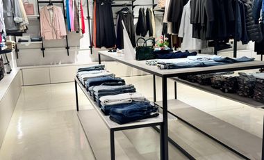 DE OPORTUNIDAD SE VENDE DERECHO DE LLAVES – CON UN LOCAL COMERCIAL EN MALL DEL RÍO, CUENCA