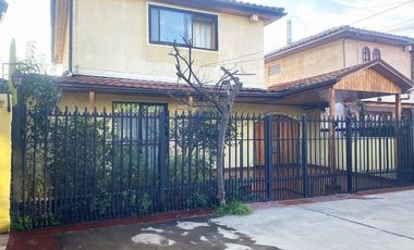 Linda y amplia casa en Venta, Maipú