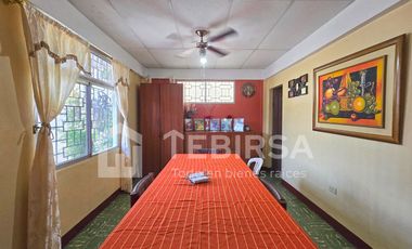 Venta de Casa de 6 Dormitorios, Uso Residencial y Comercial - Calle E. Connor, Cerca Av 25 Julio, Sur de Guayaquil