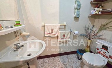 Venta de Casa de 6 Dormitorios, Uso Residencial y Comercial - Calle E. Connor, Cerca Av 25 Julio, Sur de Guayaquil