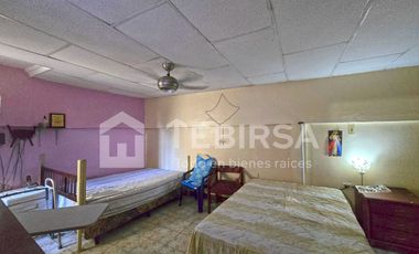 Venta de Casa de 6 Dormitorios, Uso Residencial y Comercial - Calle E. Connor, Cerca Av 25 Julio, Sur de Guayaquil