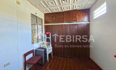 Venta de Casa de 6 Dormitorios, Uso Residencial y Comercial - Calle E. Connor, Cerca Av 25 Julio, Sur de Guayaquil