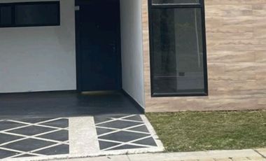 Venta de casa de 230 mt2, 3 niveles, 4 alcobas, sector exclusivo Barro Blanco, Rionegro, Antioquia