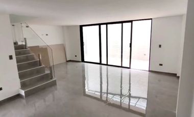 Venta de casa de 230 mt2, 3 niveles, 4 alcobas, sector exclusivo Barro Blanco, Rionegro, Antioquia