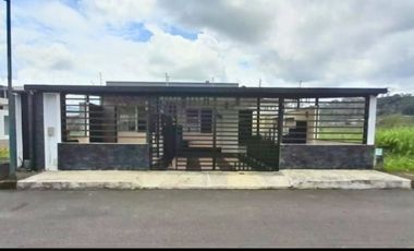 VENTA DE CASA EN URB. EL TOACHI