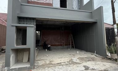 dijual rumah di sleman dekat pakuwon mall condong catur mewah 2 lantai