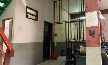 Dijual / Disewakan 2 lantai ofice dan gudang daerah pekayon dan pinggir jalan