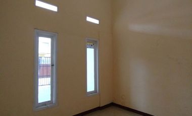 Rumah Kotak Harga Koplak Tetangganya Kocak