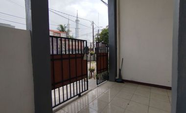 Rumah Kotak Harga Koplak Tetangganya Kocak
