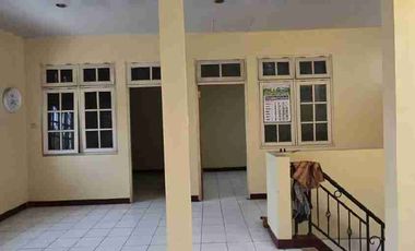 Rumah Strategis Siap Pakai Dekat Jalan Yos Sudarso Serengan Solo.