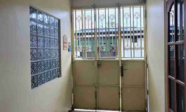 Rumah Strategis Siap Pakai Dekat Jalan Yos Sudarso Serengan Solo.