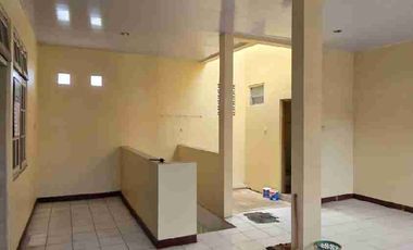 Rumah Strategis Siap Pakai Dekat Jalan Yos Sudarso Serengan Solo.