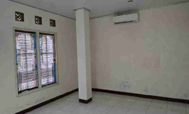Rumah Strategis Siap Pakai Dekat Jalan Yos Sudarso Serengan Solo.