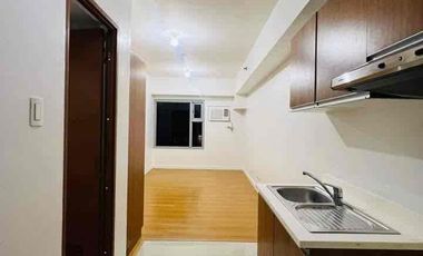 Prime RFO Living in Ermita: 8 Adriatico Manila - Units for Sale