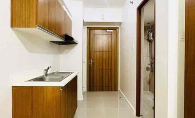 Prime RFO Living in Ermita: 8 Adriatico Manila - Units for Sale