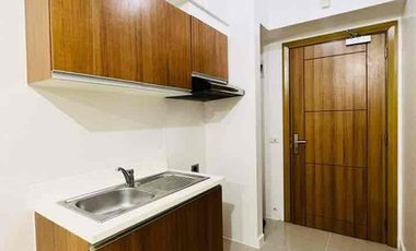 Prime RFO Living in Ermita: 8 Adriatico Manila - Units for Sale
