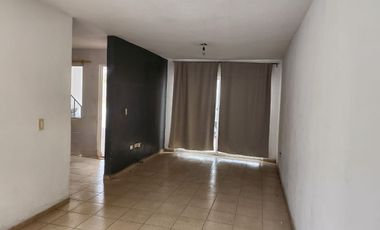 Renta de Casa al Norte, en Paso de Argenta