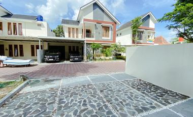 RUMAH 2 LANTAI, SIAP HUNI, DEKAT BANDARA ADISUCIPTO