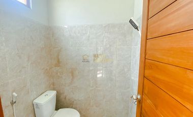 RUMAH 2 LANTAI, SIAP HUNI, DEKAT BANDARA ADISUCIPTO