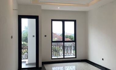 Rumah 3 Lantai Ciganjur Jaksel – Adem & Asri, Ada Kolam Renang, Harga Murah