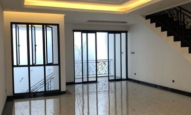 Rumah 3 Lantai Ciganjur Jaksel – Adem & Asri, Ada Kolam Renang, Harga Murah