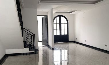 Rumah 3 Lantai Ciganjur Jaksel – Adem & Asri, Ada Kolam Renang, Harga Murah