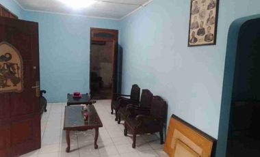 Rumah Luas dalam Kota dekat Kampus Unisri