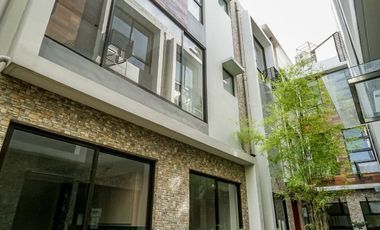 Townhouse for sale at The Benitez Courtyard, Pasadeña, San Juan