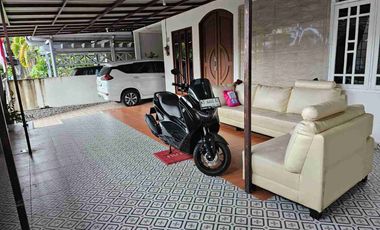 DIJUAL RUMAH FULLFURNISH TENGAH KOTA BERNUANSA MINIMALIS LOKASI DALAM PERUMAHAN BALIKPAPAN BARU AMAN NYAMAN HARGA NEGO