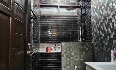 DIJUAL RUMAH FULLFURNISH TENGAH KOTA BERNUANSA MINIMALIS LOKASI DALAM PERUMAHAN BALIKPAPAN BARU AMAN NYAMAN HARGA NEGO