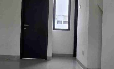 DIJUAL RUMAH SIAP HUNI TENGAH KOTA BERNUANSA MINIMALIS LOKASI DALAM PERUMAHAN GRAND CITY AMAN NYAMAN HARGA NEGO