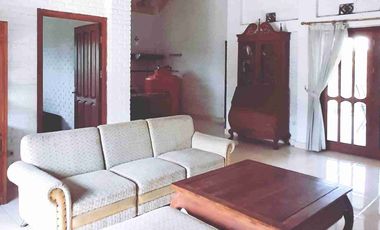 Dijual rumah villa klasik vintage vibes di pinggir jalan area kota Sukabumi