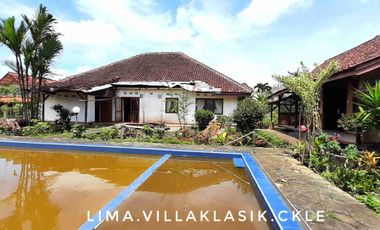 Dijual rumah villa klasik vintage vibes di pinggir jalan area kota Sukabumi
