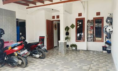 Minimalist 2-story house ready to live in in the Cilaku area housing complex
