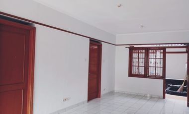 Rumah 2 Lantai Dekat ke Pasar Atas Cimahi Utara