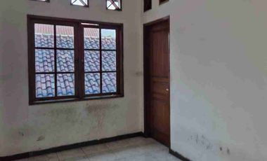 Rumah  1 ½ Lantai di Rawamangun Jakarta Timur