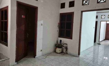 Rumah  1 ½ Lantai di Rawamangun Jakarta Timur