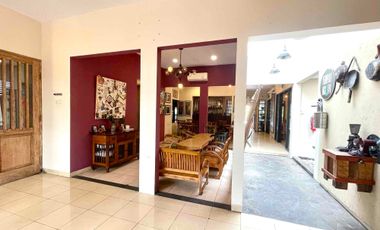 FOR RENT! Ruang Usaha Cocok Untuk
Resto / Coffeeshop di Cinere