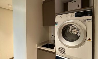 For Sale: Ultra Luxury Property in BGC | 3 Bedroom Premier A Unit with 2 Parking Slots in Aurelia Residences BGC