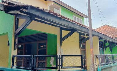 2-storey house in an alley in the center of Cianjur City, strategic access