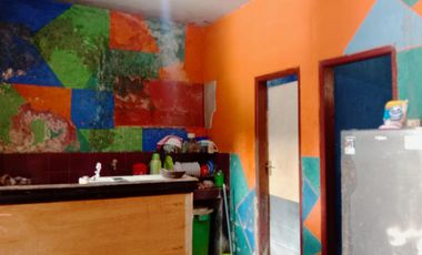 2-storey house in an alley in the center of Cianjur City, strategic access