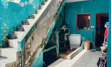 2-storey house in an alley in the center of Cianjur City, strategic access