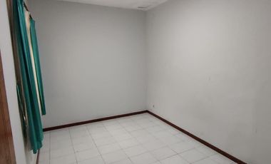 DISEWAKAN RUMAH FULL FURNISH DI KOMPLEK BATUNUNGGAL INDAH