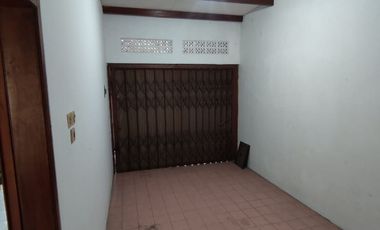 DISEWAKAN RUMAH FULL FURNISH DI KOMPLEK BATUNUNGGAL INDAH