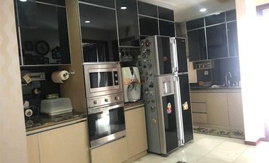 Disewakan Apartemen Royal Mediterania Garden Residences 3BR+1 Furnished Lengkap Terawat Kondisi Siap Huni, Lokasi Strategis Di Tanjung Duren