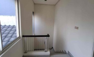 Rumah Golf Lake hanya 80 juta