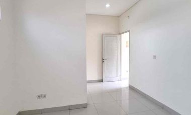 Rumah Golf Lake hanya 80 juta