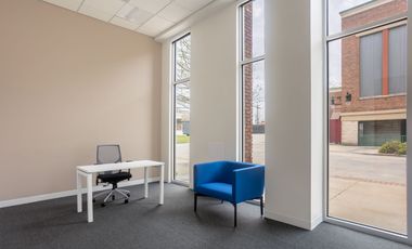 Alquiler de oficinas bellamente diseñadas para 2 personas en Bogota, Plaza Claro