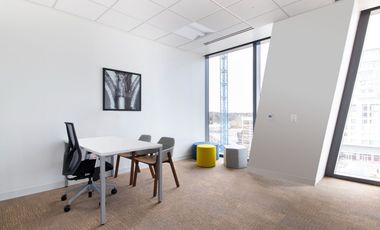 Alquiler de oficinas bellamente diseñadas para 2 personas en Bogota, Plaza Claro